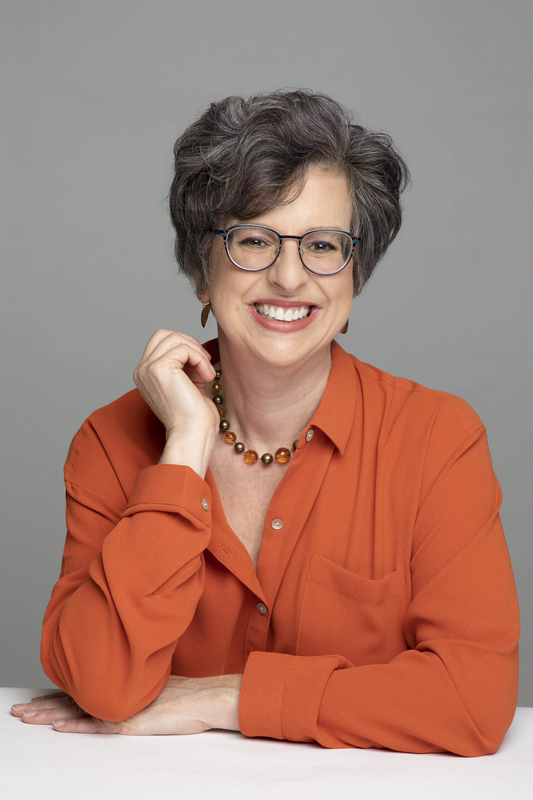 Lynn Hidy inside sales leadership Bio